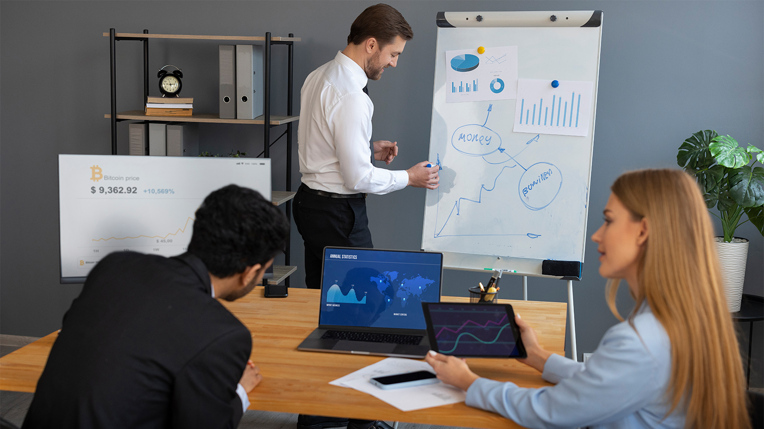 Top Strategies for Managing Seasonal Demand on Amazon